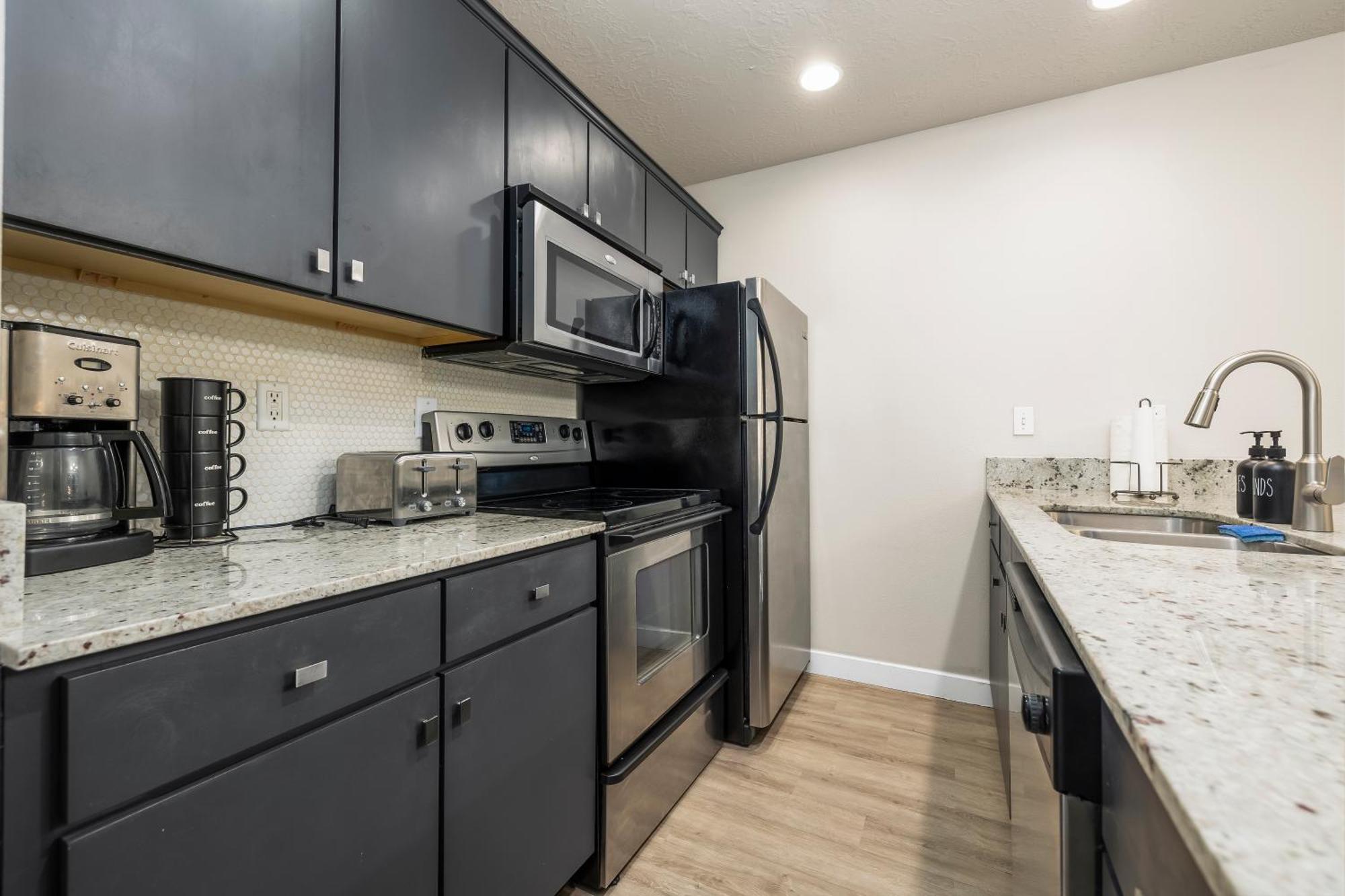 Cozy Condo Downtown ソルトレイクシティ エクステリア 写真